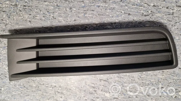 Volkswagen Touran III Grille inférieure de pare-chocs avant 5TA853665