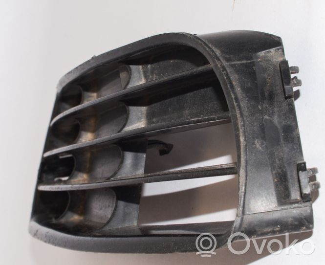 Audi A4 S4 B5 8D Mascherina inferiore del paraurti anteriore 8D0807346B