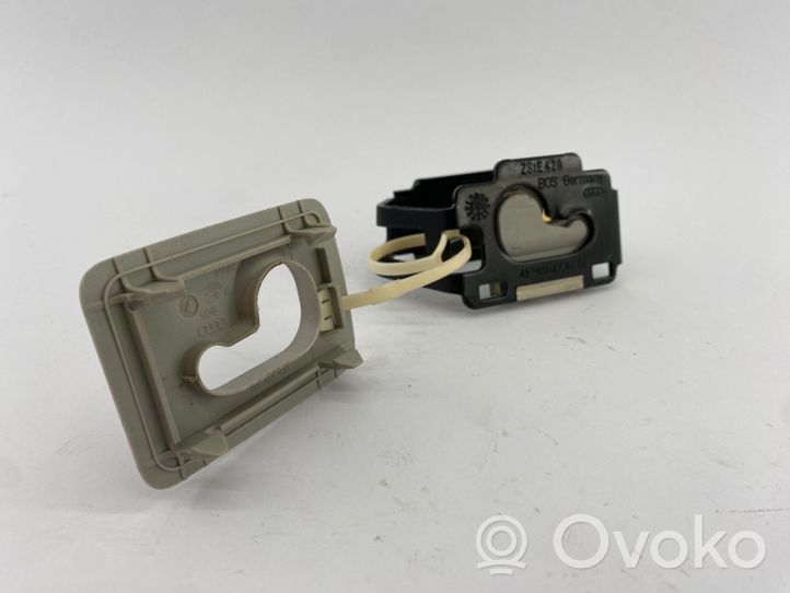 Audi A6 S6 C6 4F Supporto di fissaggio della rete portaoggetti 4F9861736B