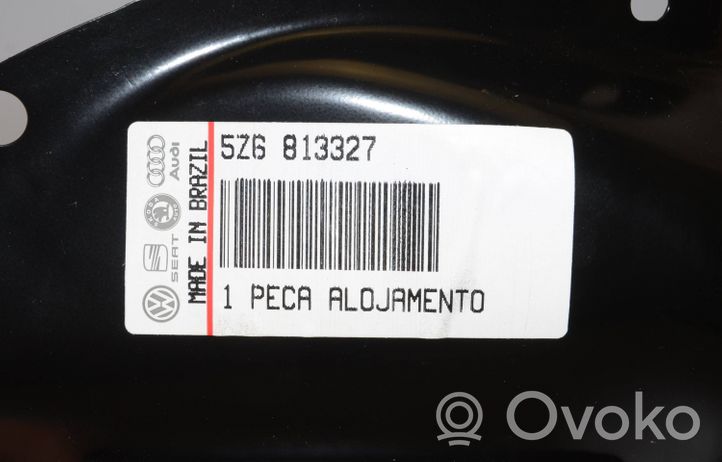 Volkswagen Fox Muu ulkopuolen osa 5Z6813327