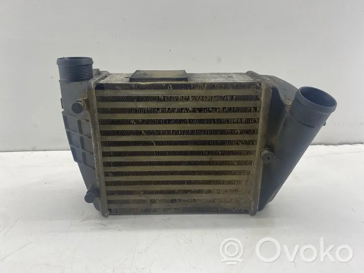 Audi A4 S4 B7 8E 8H Chłodnica powietrza doładowującego / Intercooler 8e0145806l