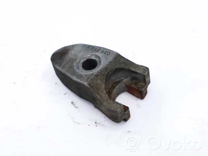 Audi A6 S6 C7 4G Support de pince d'injecteur de carburant 059216J