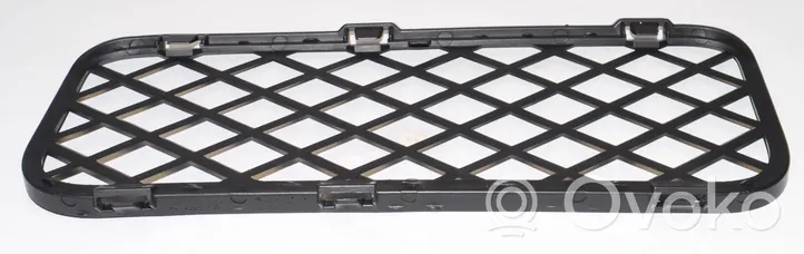 Volkswagen Touareg I Front bumper lower grill 7l6853676