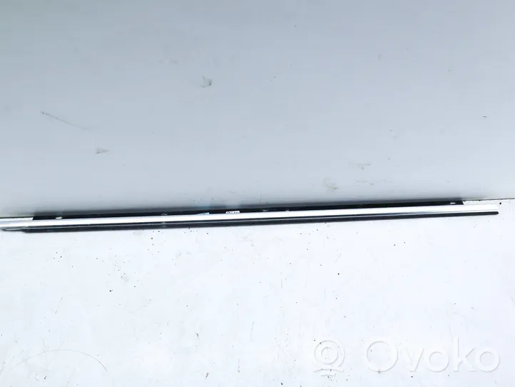 Audi A6 S6 C6 4F Front door glass trim molding 4F0853284