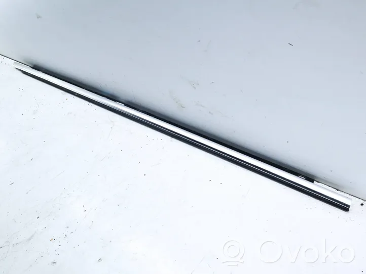 Audi A6 S6 C6 4F Front door glass trim molding 4F0853284