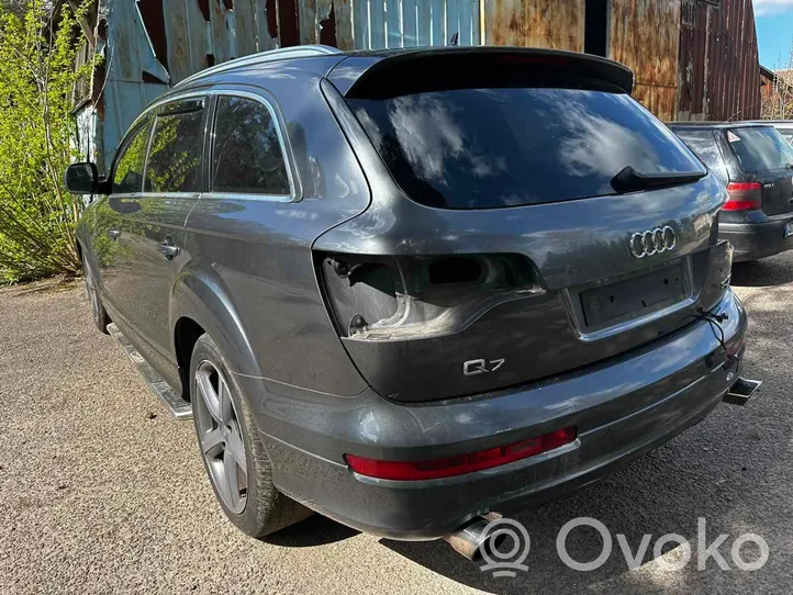 Audi Q7 4L Rear quarter panel 