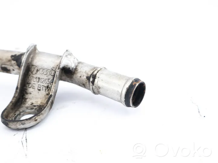 Audi A8 S8 D3 4E Tuyau de liquide de refroidissement moteur 07L131265P