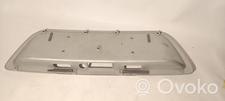 Mercedes-Benz C W203 Garnitures hayon A2037500081