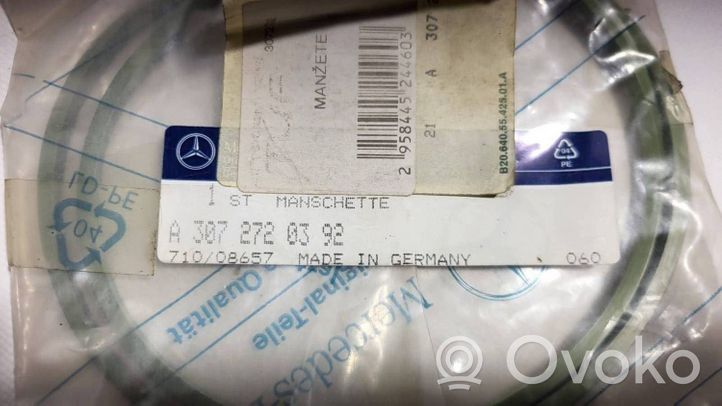 Mercedes-Benz Sprinter W901 W902 W903 W904 Scatola del cambio automatico A3072720392