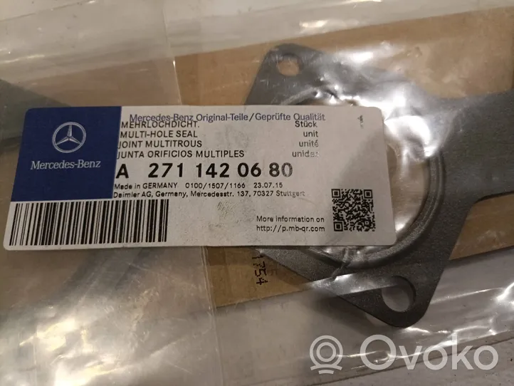 Mercedes-Benz C W204 Altra parte della testata del cilindro A2711420680