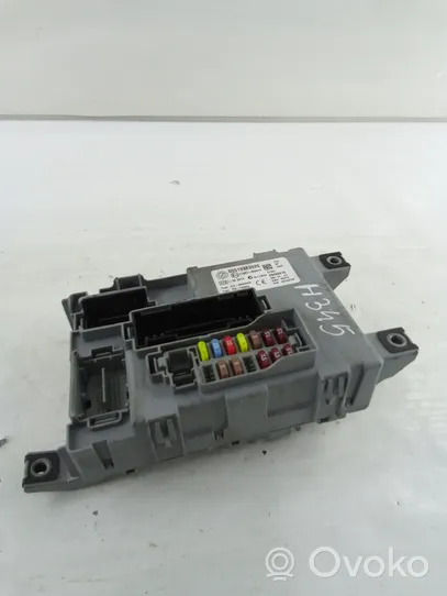 Opel Combo D Module de fusibles 00519383520