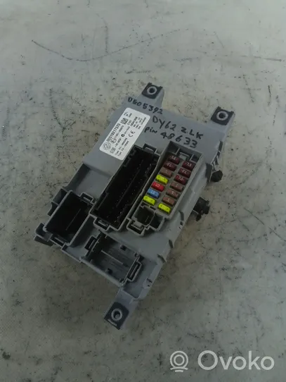 Opel Combo D Module de fusibles 00519217570