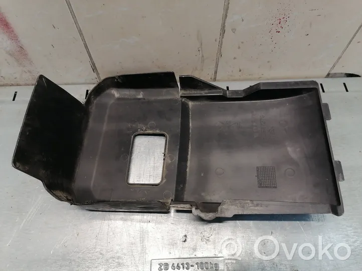 Volvo V50 Dangtis akumuliatoriaus dėžės 30667276