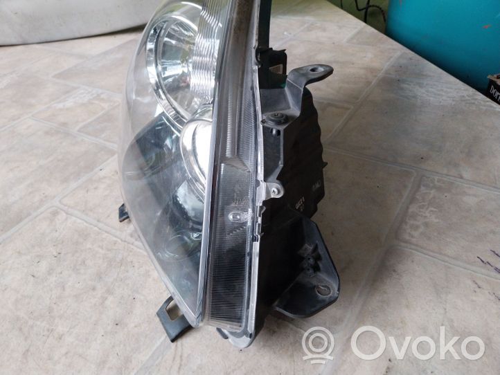 Toyota Corolla Verso AR10 Headlight/headlamp P7106R