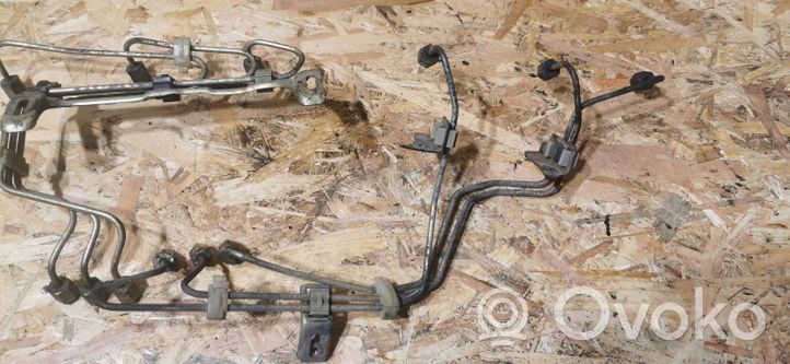 Mercedes-Benz G W461 463 Linea/tubo di alimentazione iniettore del carburante A6010701933