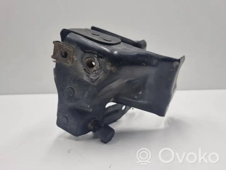 Mercedes-Benz E W211 Pannello laterale di supporto del radiatore 2116203931