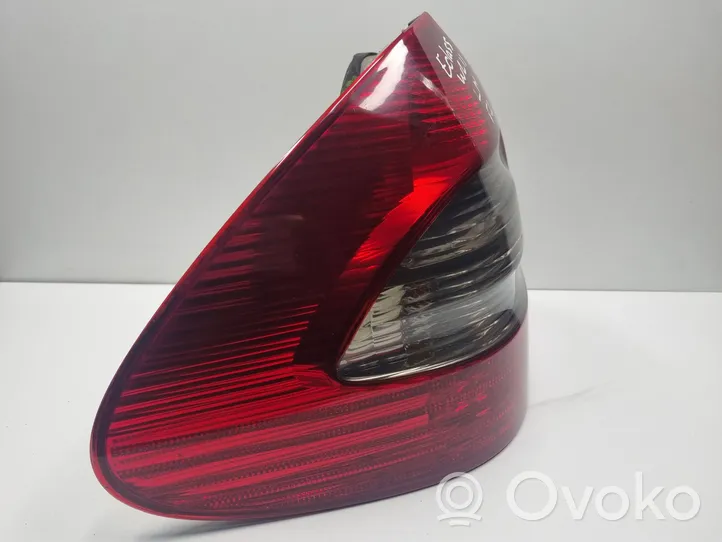 Mercedes-Benz E W211 Luci posteriori A2118202364