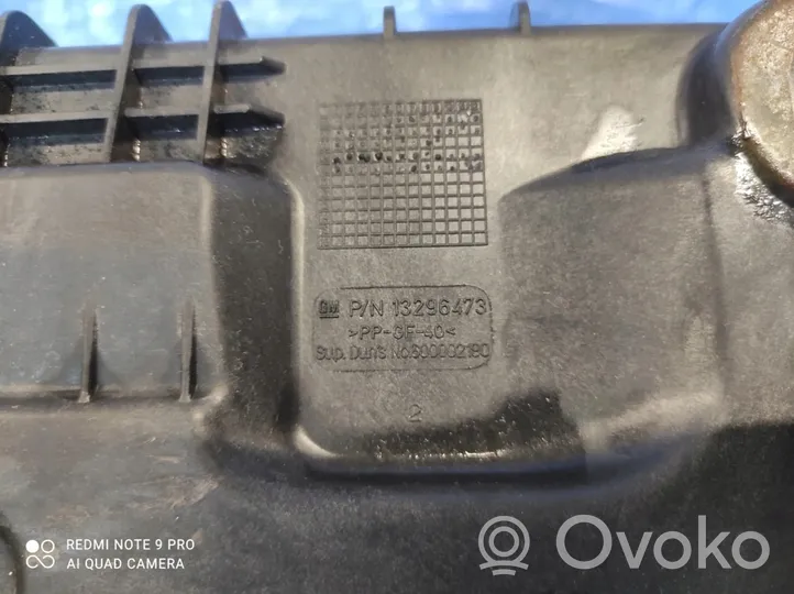 Opel Corsa D Vassoio scatola della batteria 