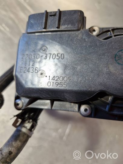 Toyota Avensis T270 Throttle valve 2203037050