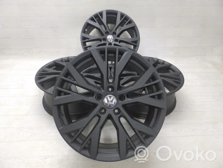 Volkswagen Golf VII Felgi aluminiowe R19 