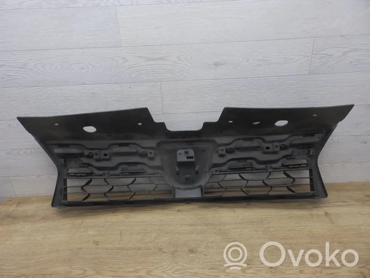 Dacia Duster Maskownica / Grill / Atrapa górna chłodnicy 623100838R