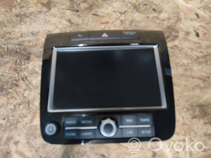 Volkswagen Touareg II Panel / Radioodtwarzacz CD/DVD/GPS 7P6919603