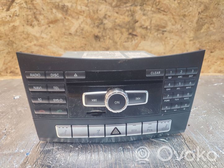 Mercedes-Benz E W212 Radio/CD/DVD/GPS-pääyksikkö A2129006426