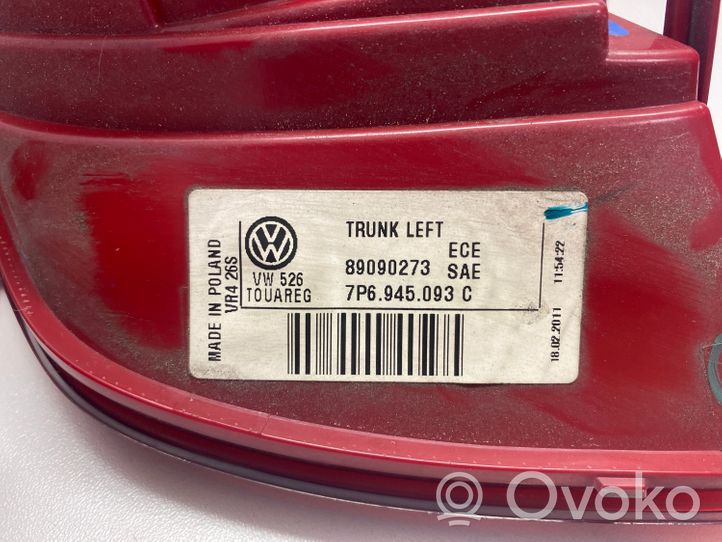 Volkswagen Touareg II Lampy tylnej klapy bagażnika 7P6945093C