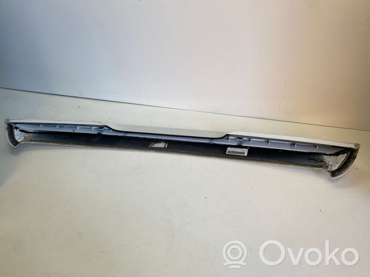 Volkswagen Touareg II Spoiler del portellone lunotto posteriore 7P6827933