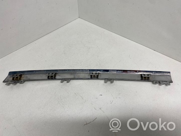 Volkswagen Touareg II Griglia superiore del radiatore paraurti anteriore 7P6853768D