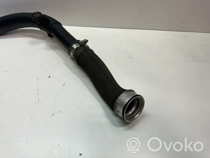 Volkswagen Touareg II Tube d'admission de tuyau de refroidisseur intermédiaire 7P0145792B