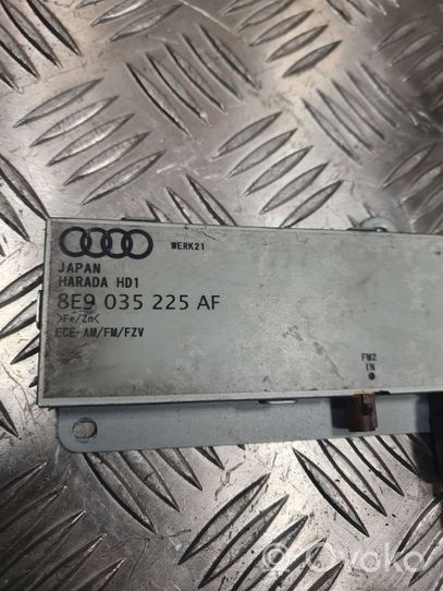 Audi A4 S4 B7 8E 8H Antenos stiprintuvas 8E9035225AF