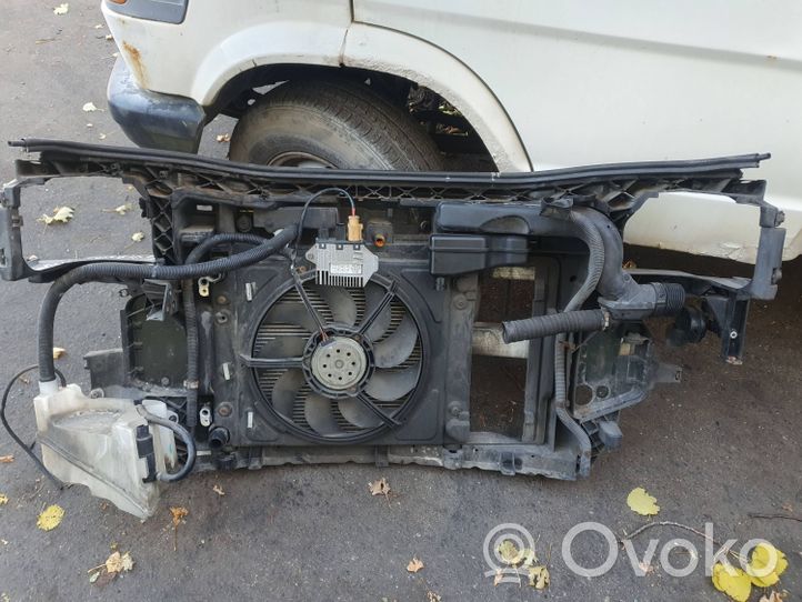 Audi A2 Radiatorių panelė (televizorius) 8Z0959501