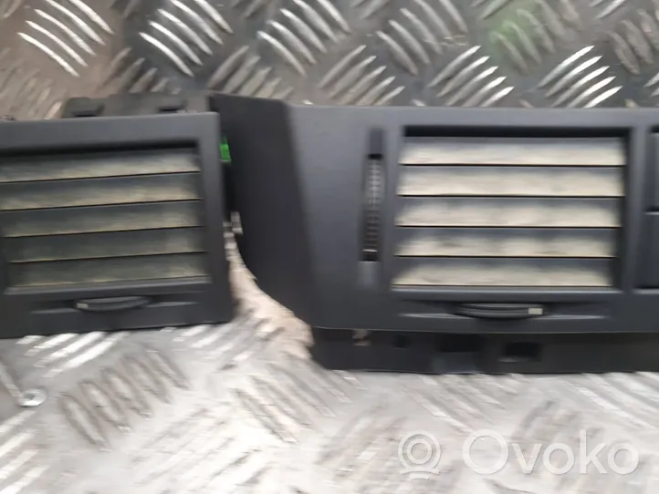 Opel Meriva A Dash center air vent grill 464652911