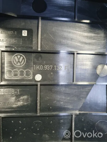 Volkswagen PASSAT B6 Couvercle de boîte à fusibles 1K0937132F