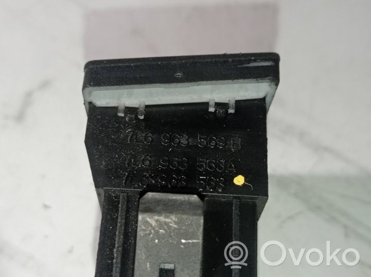 Volkswagen Touareg I Seat heating switch 7L6963563A