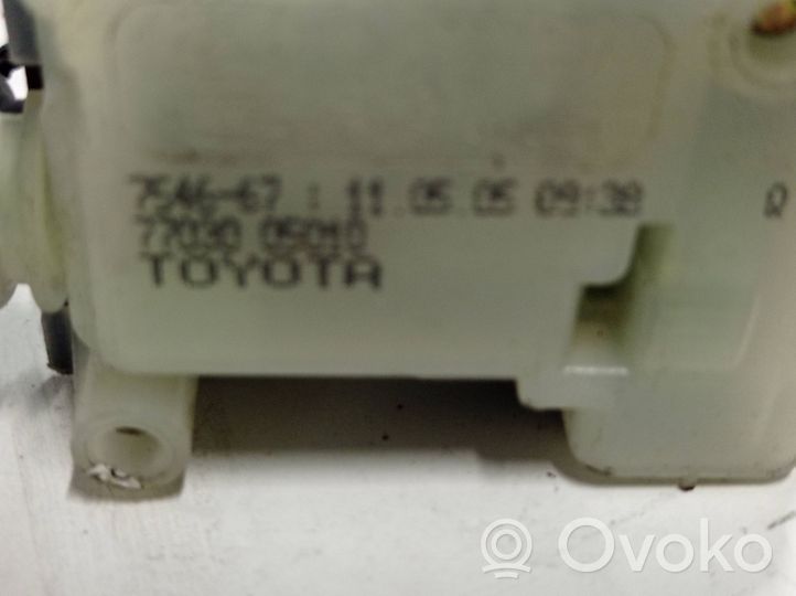 Toyota Avensis T250 Keskuslukituksen moottori 7703005010