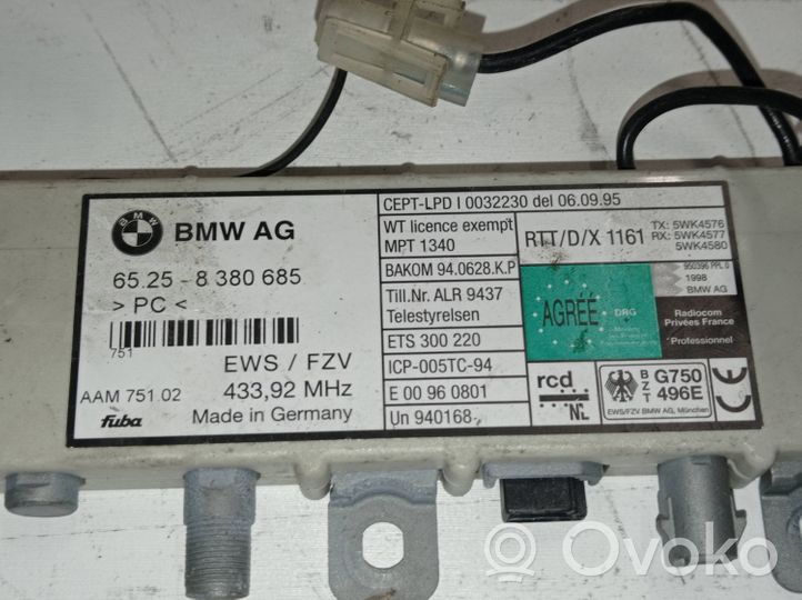 BMW 7 E38 Amplificateur d'antenne 65258380685