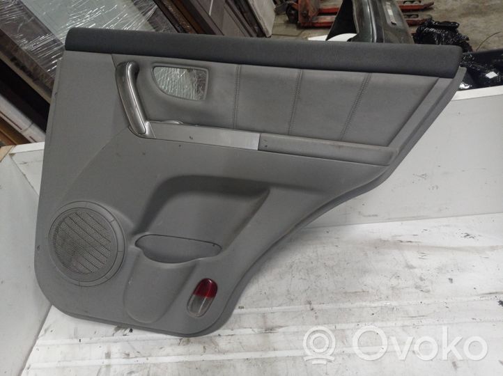 KIA Sorento Rivestimento del pannello della portiera posteriore 833023E070J2