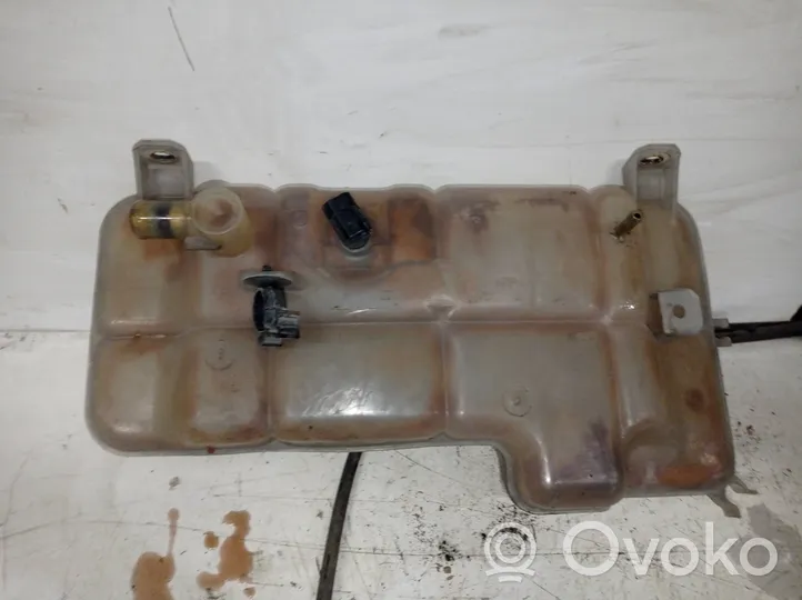 Iveco Daily 3rd gen Vase d'expansion / réservoir de liquide de refroidissement 56115