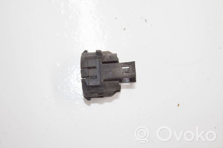 Mercedes-Benz CLC CL203 Supporto anteriore per il sensore di parcheggio (PDC) A1688850067