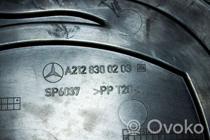 Mercedes-Benz E W212 Ohjaamon sisäilman ilmakanava A2128300203