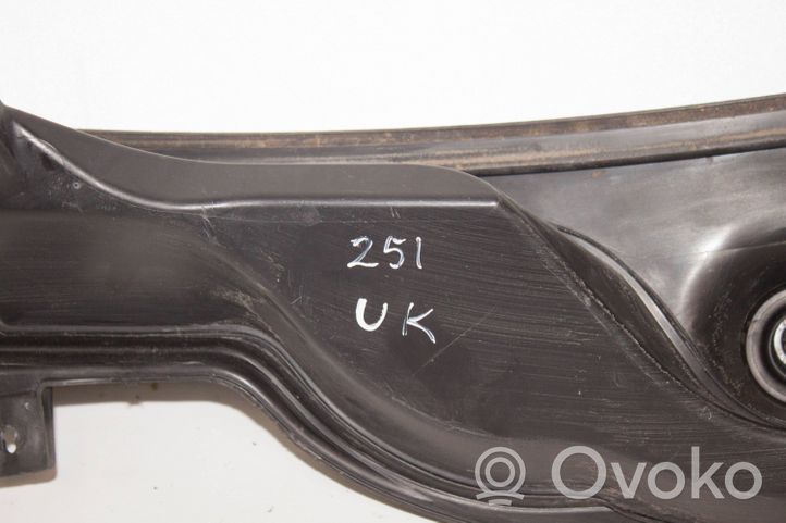 Mercedes-Benz R W251 Wiper trim 2518300328