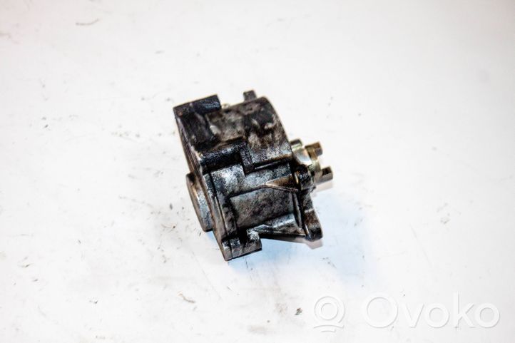 Mercedes-Benz R W251 Alipainepumppu a6422301027