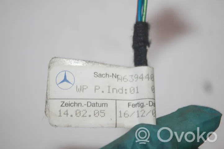 Mercedes-Benz Vito Viano W639 Zamek drzwi przednich A6397201735