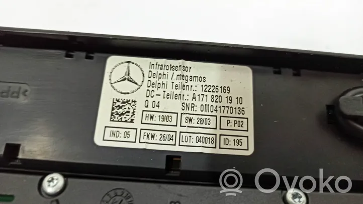 Mercedes-Benz SLK R171 Éclairage lumière plafonnier avant A1718201201