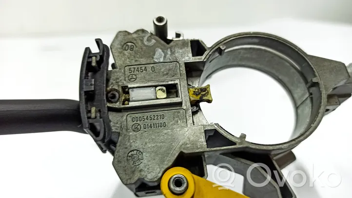 Mercedes-Benz E W211 Leva comando tergicristalli 574540