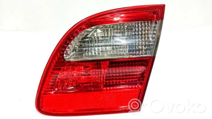 Mercedes-Benz E W211 Lampy tylnej klapy bagażnika A2118200777