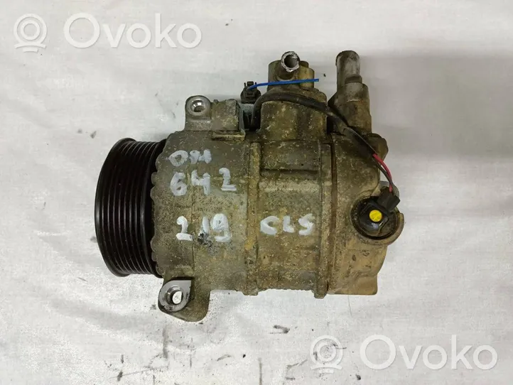 Mercedes-Benz CLS C219 Ilmastointilaitteen kompressorin pumppu (A/C) A0012308611