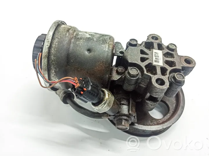 Toyota Avensis T250 Ohjaustehostimen pumppu 8944851010